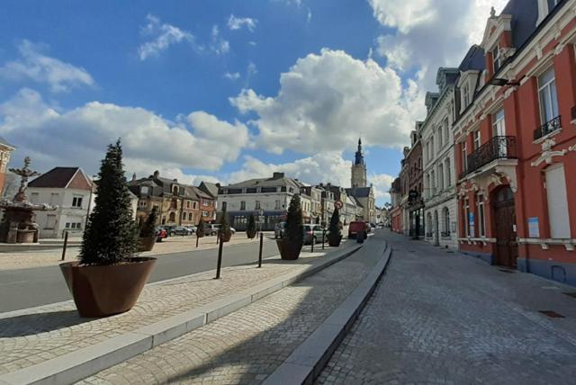 Les Appartements Fénelon Le Cateau-Cambresis Exterior foto